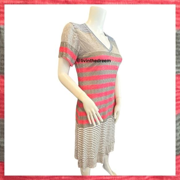 NWT David Cline V-Neck Short Sleeve T-Shirt Dress SZ Small Grey Red Stripe $119 - Picture 10 of 16